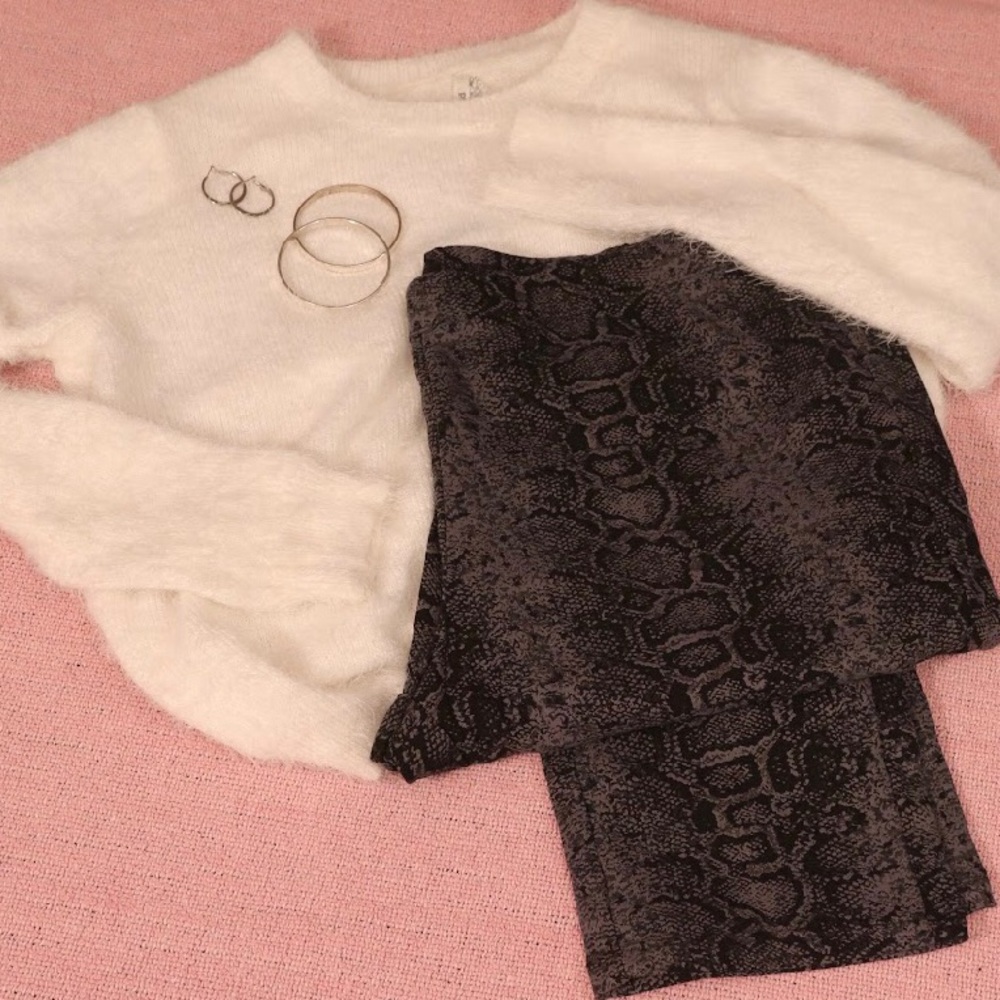 Isaac Mizrahi Live snakeskin print pants 20WP EUC.